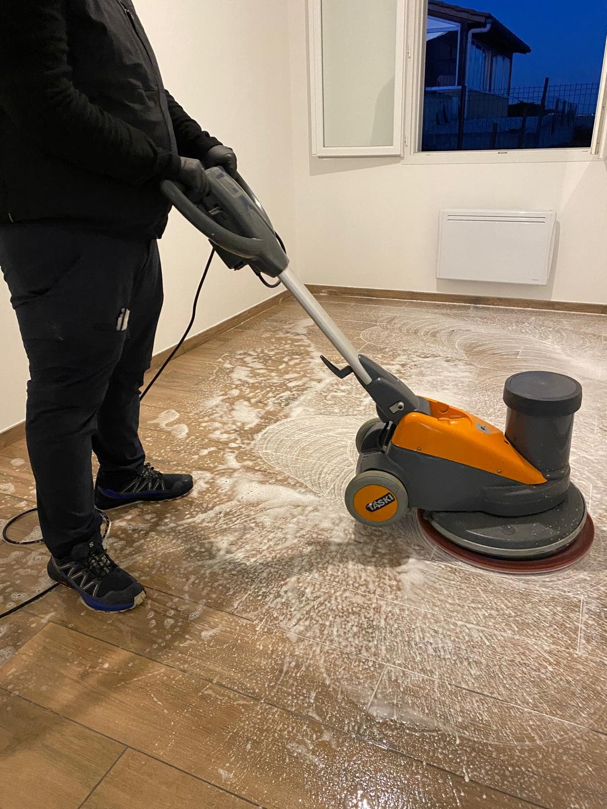 Nettoyage sol avec autolaveuse professionnelle à Lyon