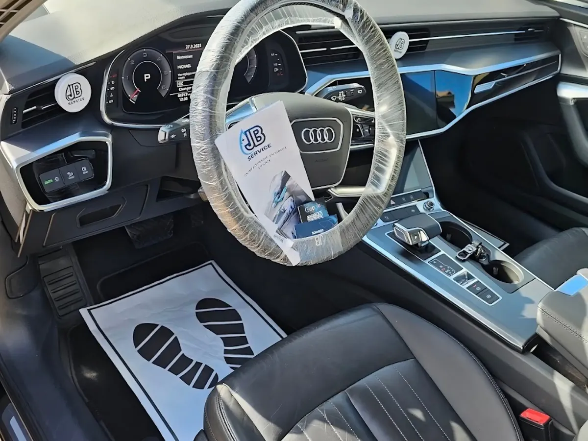 Nettoyage intérieur véhicule tableau de bord et sièges à Lyon