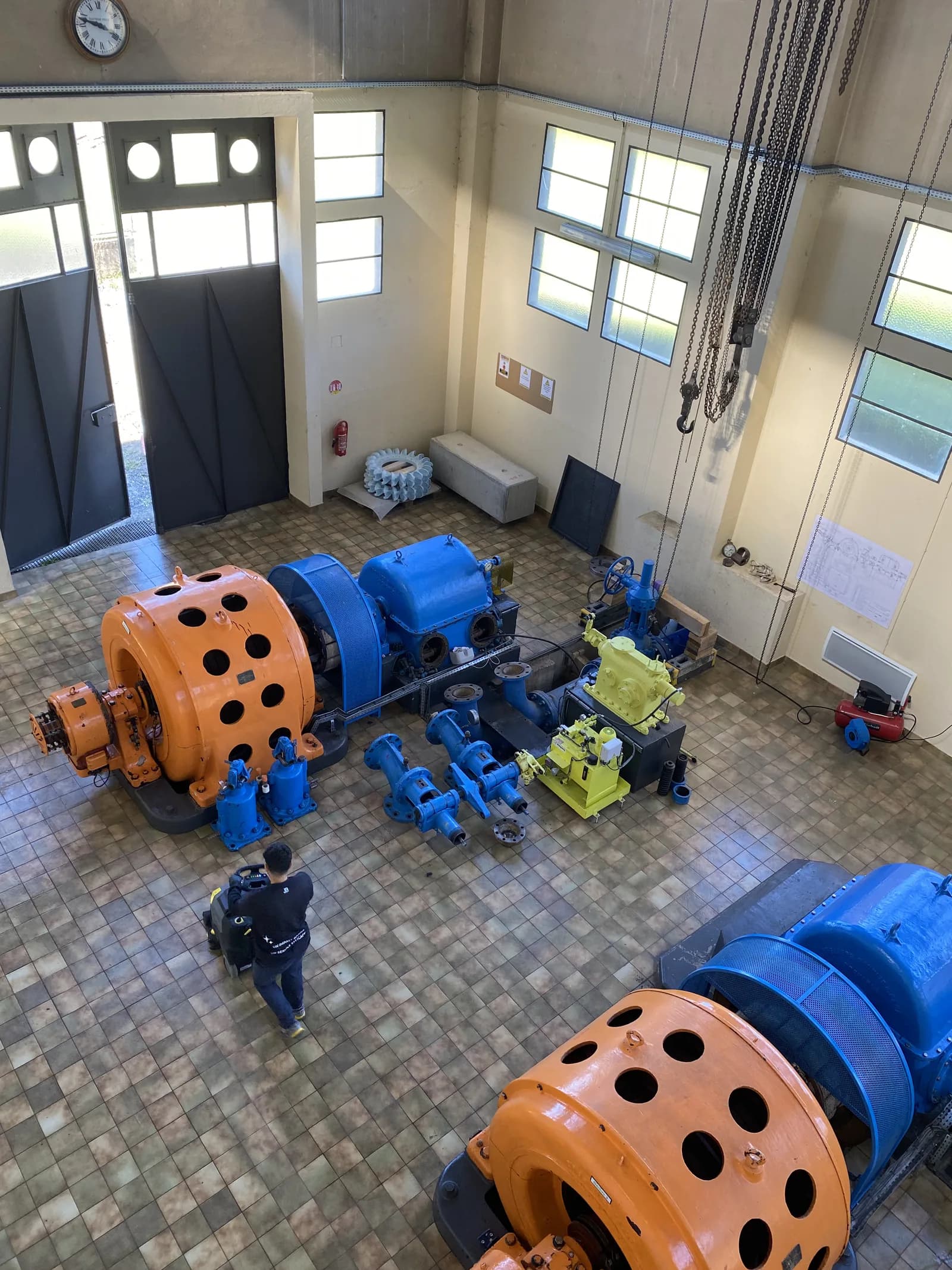 Salle de machines industrielles nettoyage chantier Lyon