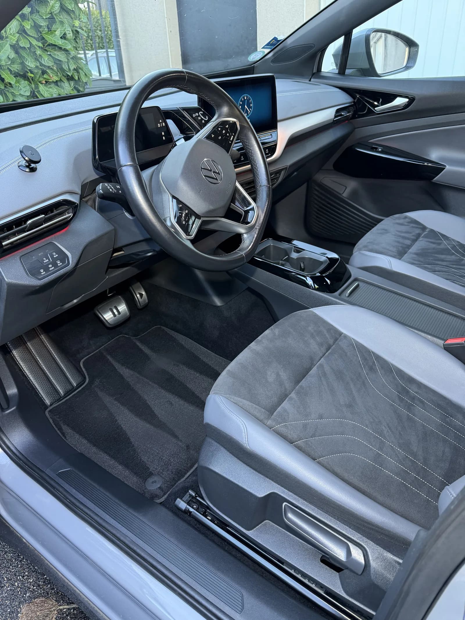 Nettoyage interieur Volkswagen tableau de bord cuir et tissu par JB Service Lyon